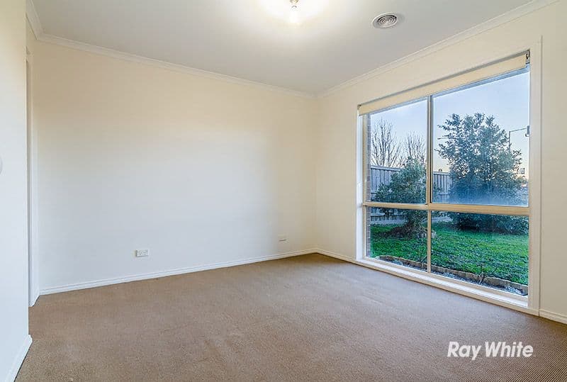 16 Fishburn Place, Cranbourne West VIC 3977, Cranbourne West - Thumbnail 7