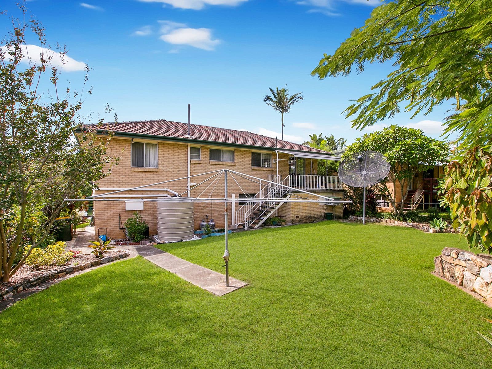 27 Rosewall Street, Upper Mount Gravatt QLD 4122, Upper Mount Gravatt - Thumbnail 2