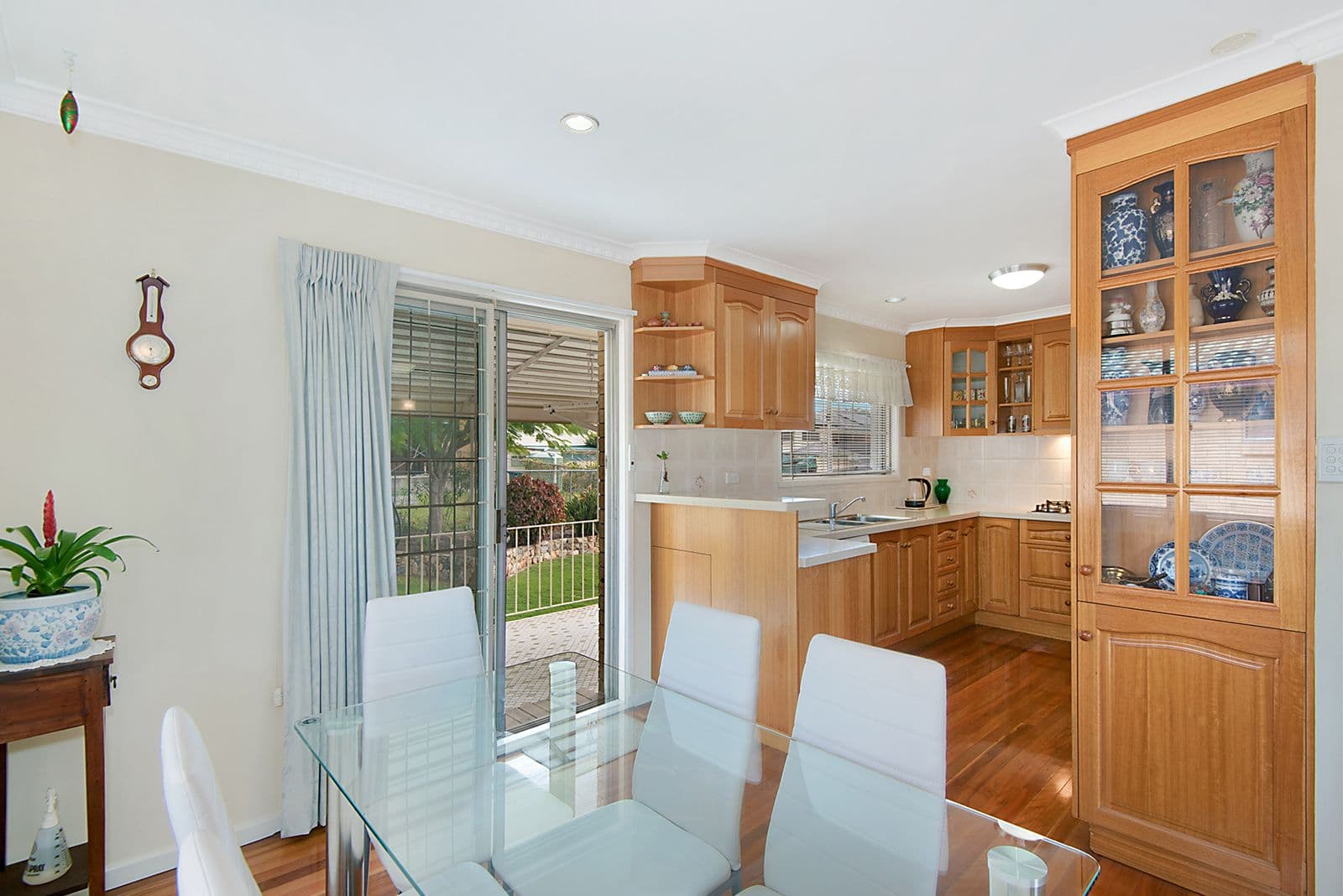 27 Rosewall Street, Upper Mount Gravatt QLD 4122, Upper Mount Gravatt - Thumbnail 3