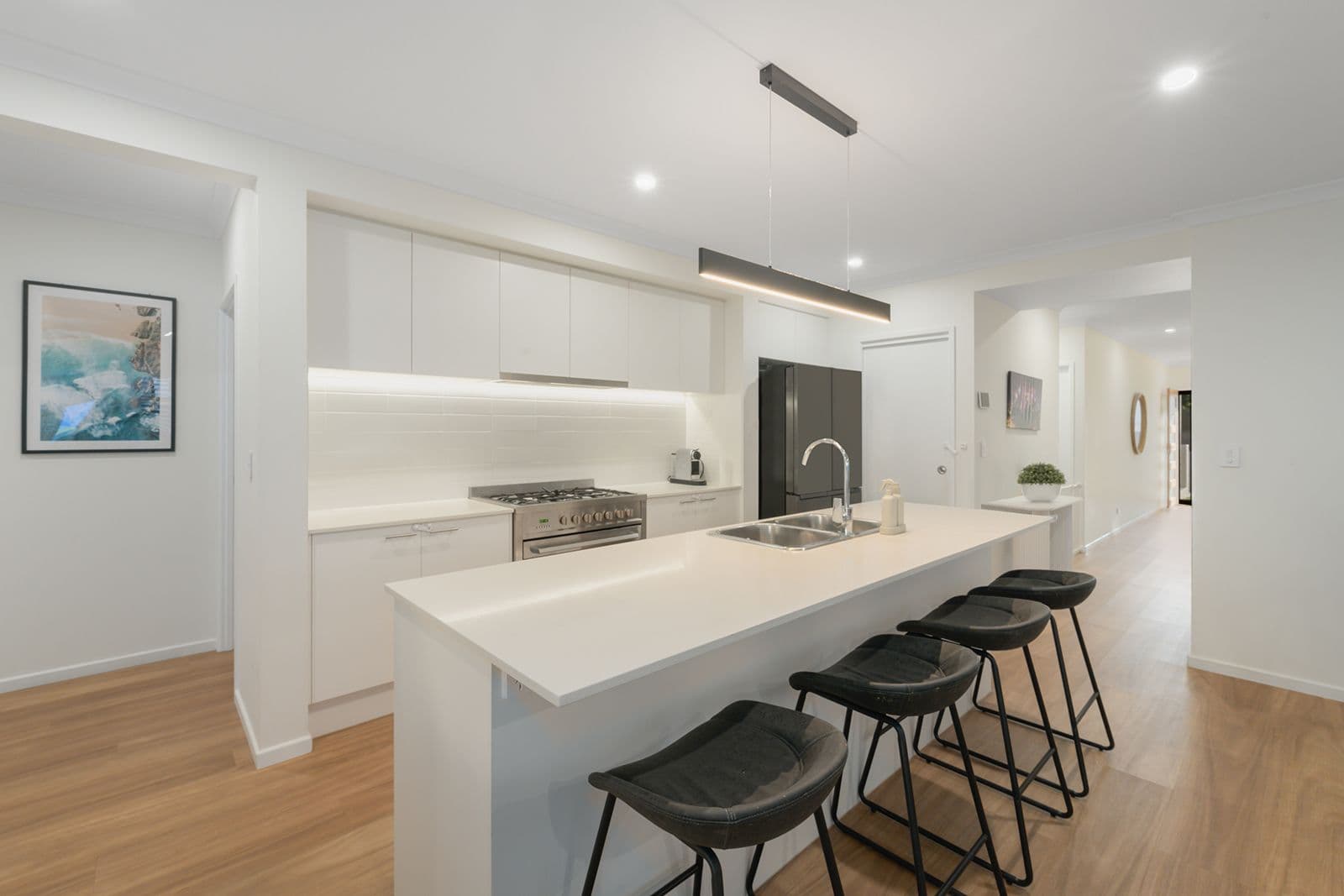 15 Hyacinth Street, Bridgeman Downs QLD 4035, Bridgeman Downs - Thumbnail 2