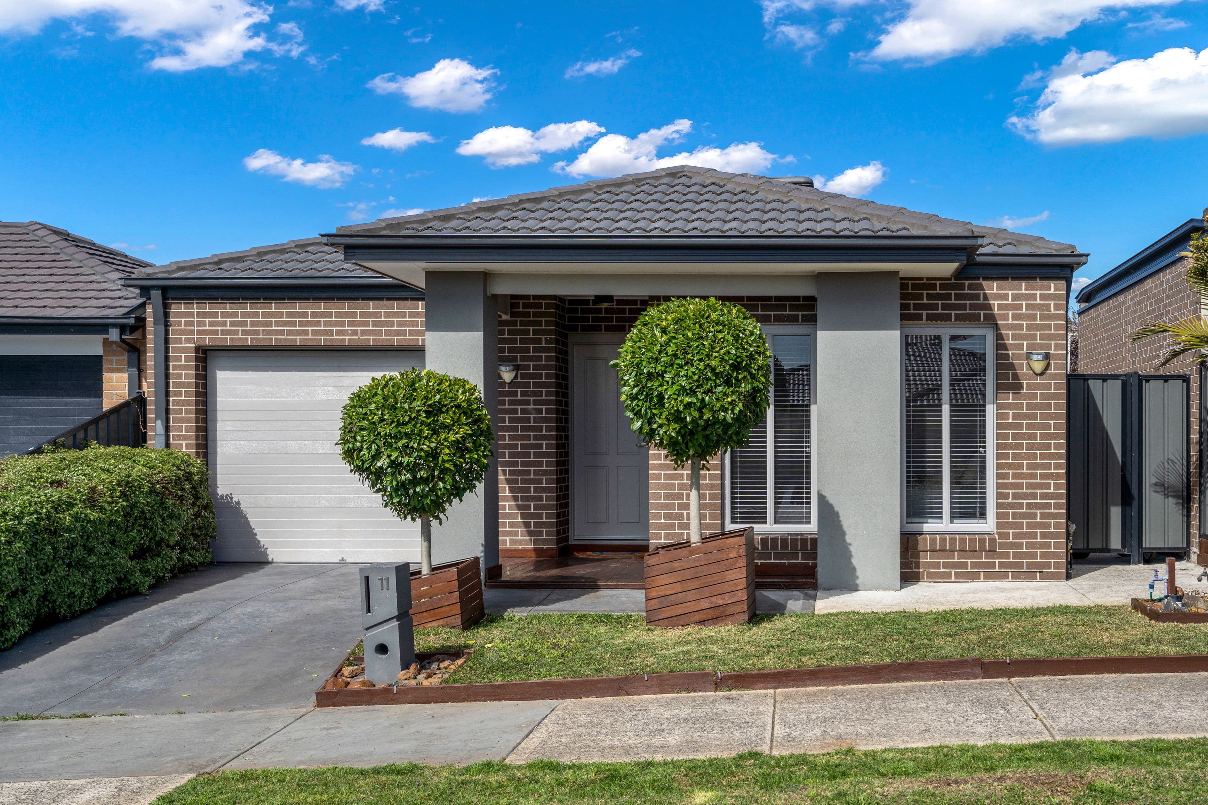 11 Viewmont Avenue, Craigieburn VIC 3064, Craigieburn - Image 1