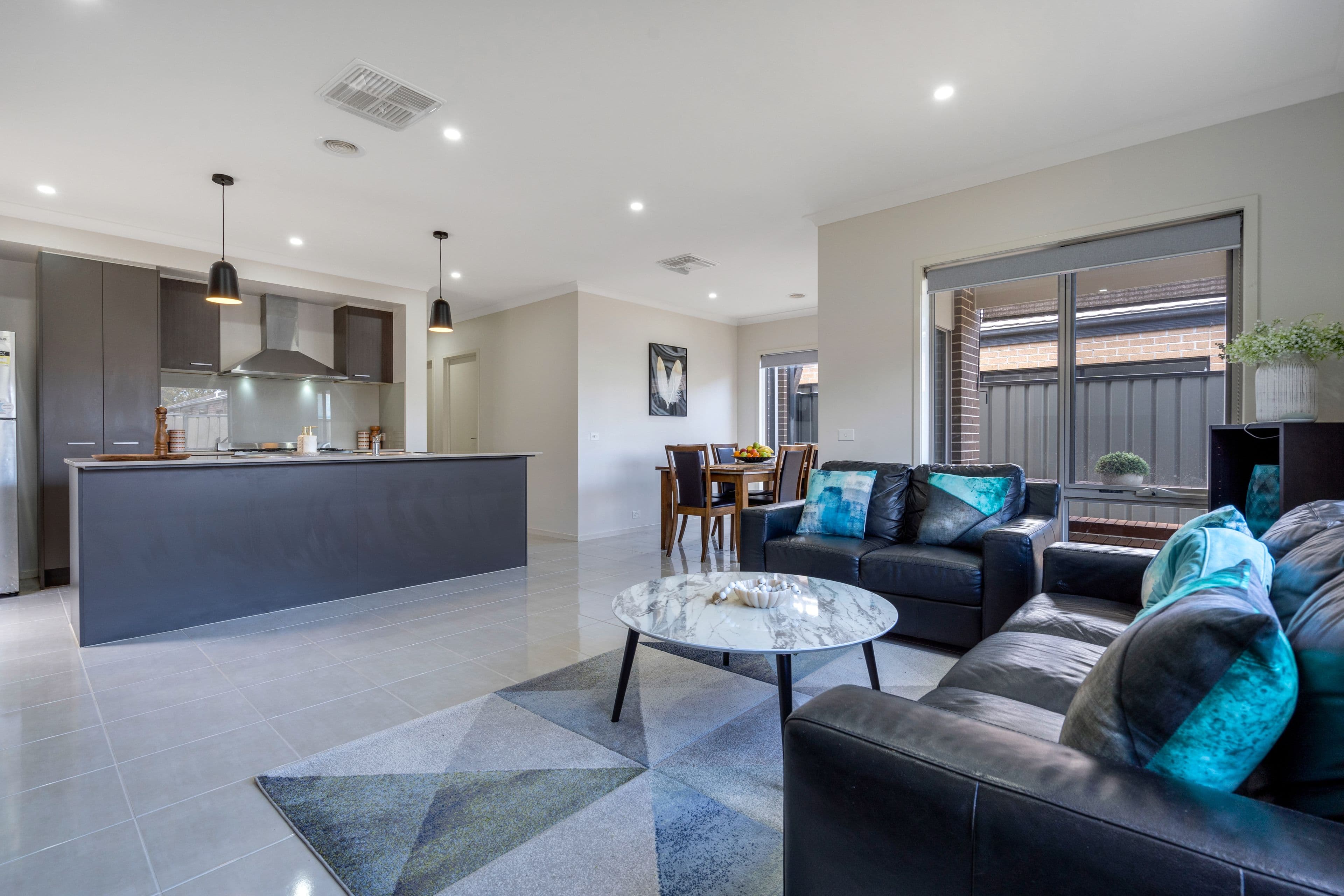 11 Viewmont Avenue, Craigieburn VIC 3064, Craigieburn - Thumbnail 4