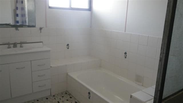 111 Miscamble Street, ROMA QLD 4455, Roma - Thumbnail 2