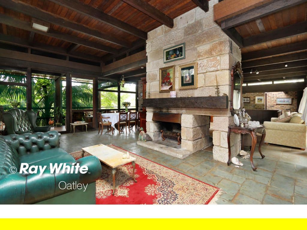 42 Jindabyne Crescent, Peakhurst Heights NSW 2210, Peakhurst Heights - Thumbnail 3