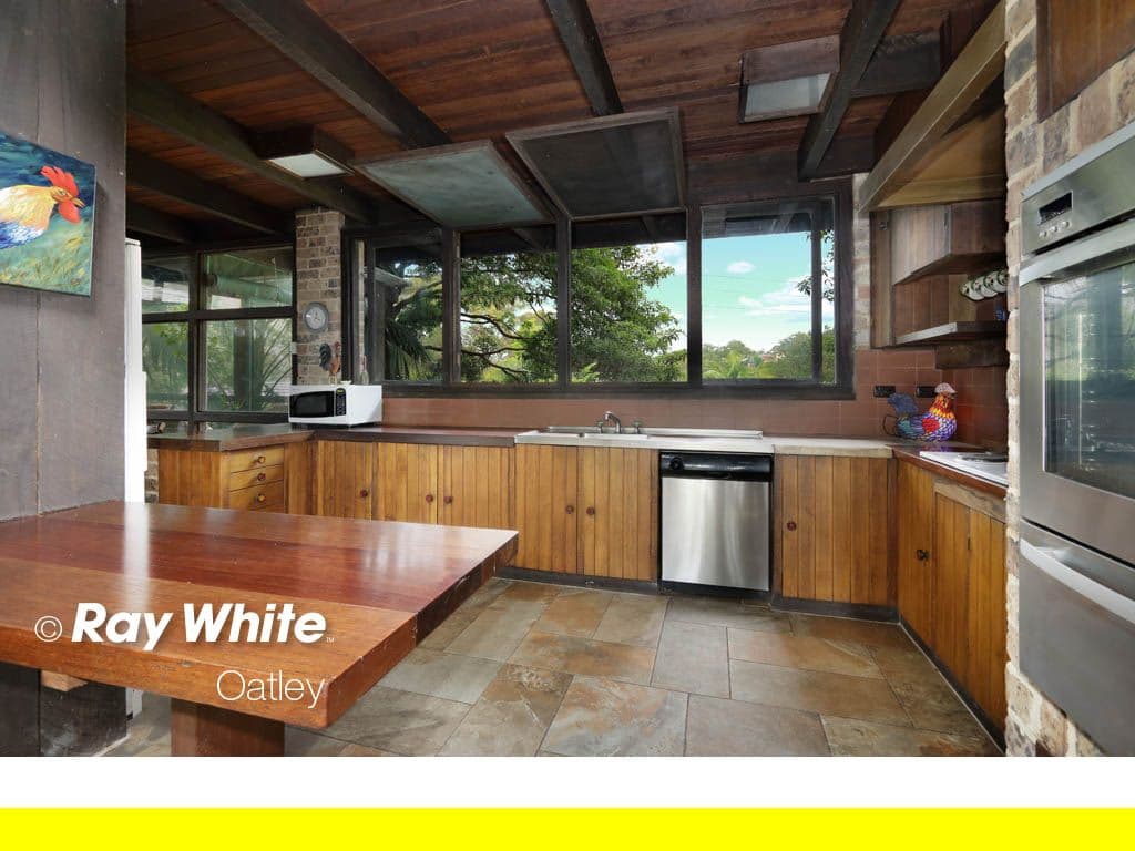 42 Jindabyne Crescent, Peakhurst Heights NSW 2210, Peakhurst Heights - Thumbnail 5
