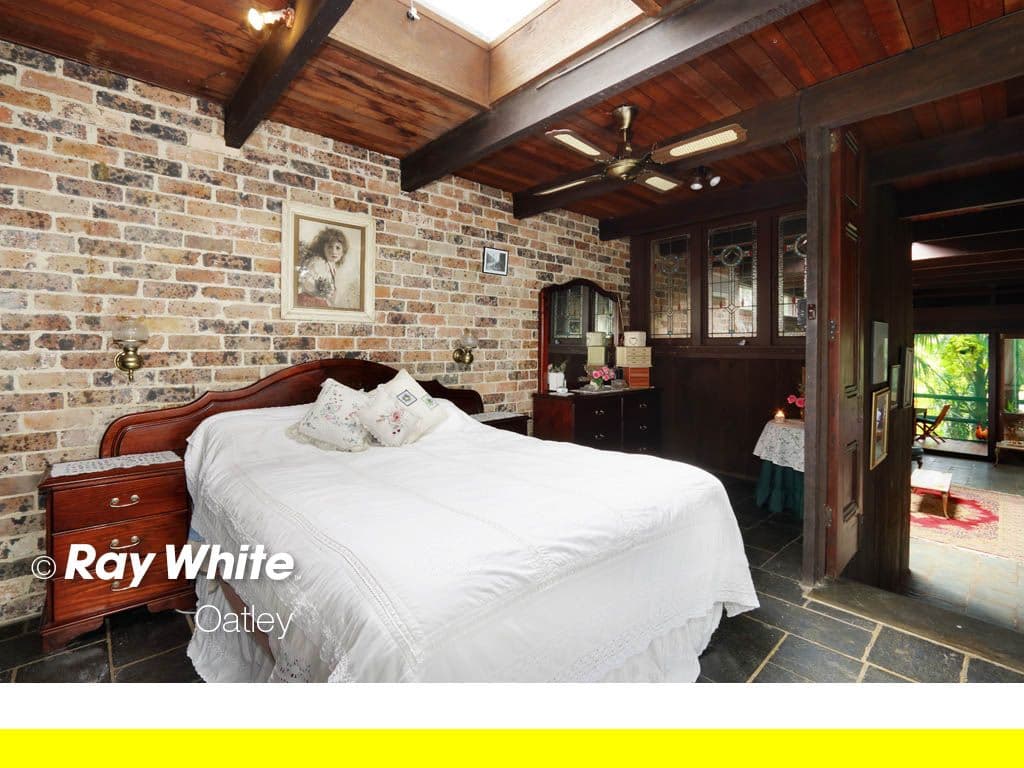 42 Jindabyne Crescent, Peakhurst Heights NSW 2210, Peakhurst Heights - Thumbnail 6