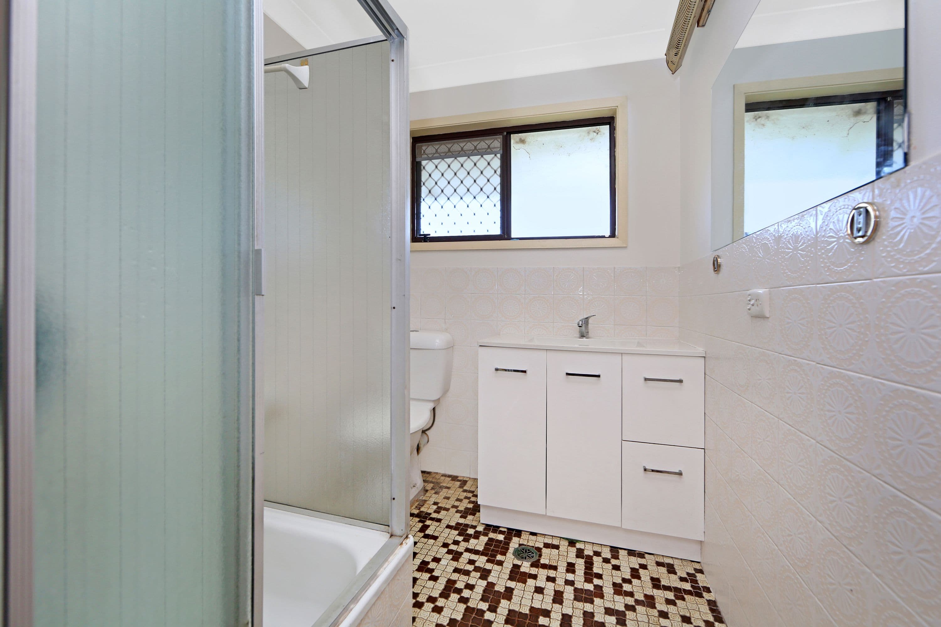 25 Ourringo Avenue, Lake Haven NSW 2263, Lake Haven - Thumbnail 6