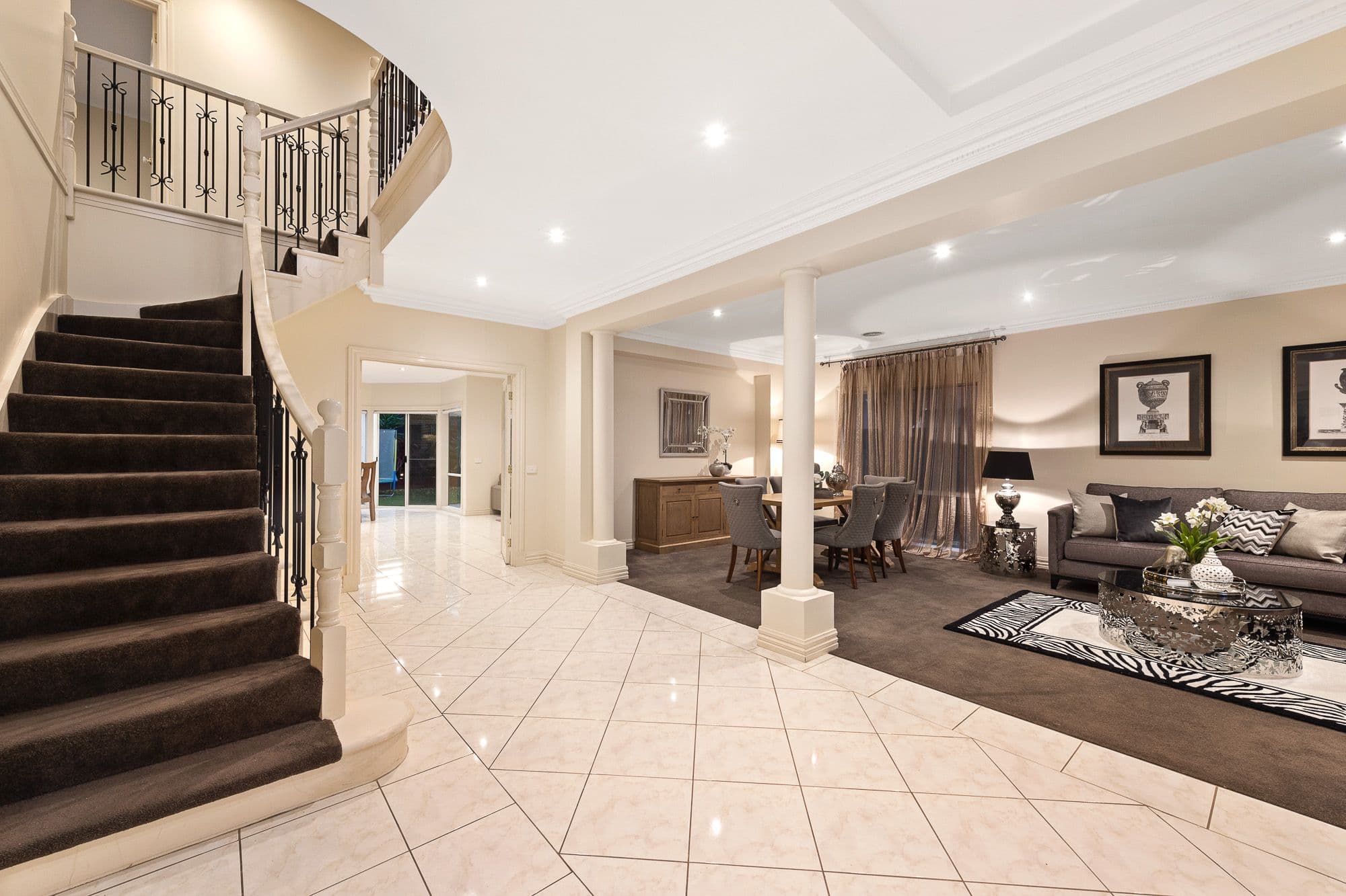 9 Winston Way, Murrumbeena VIC 3163, Murrumbeena - Thumbnail 2