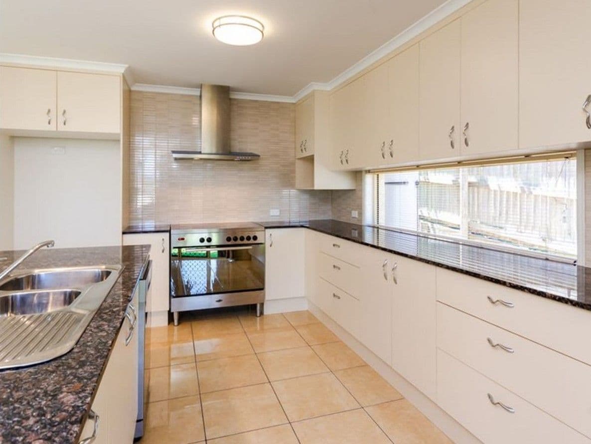 15 Michael Court, Boyne Island QLD 4680, Boyne Island - Thumbnail 5