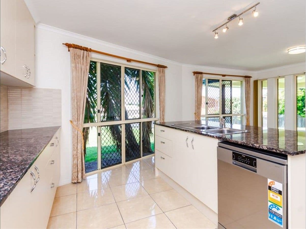 15 Michael Court, Boyne Island QLD 4680, Boyne Island - Thumbnail 7
