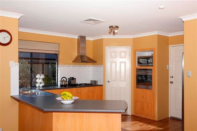 20 Rochford Street, CANNING VALE WA 6155, Canning Vale - Thumbnail 2