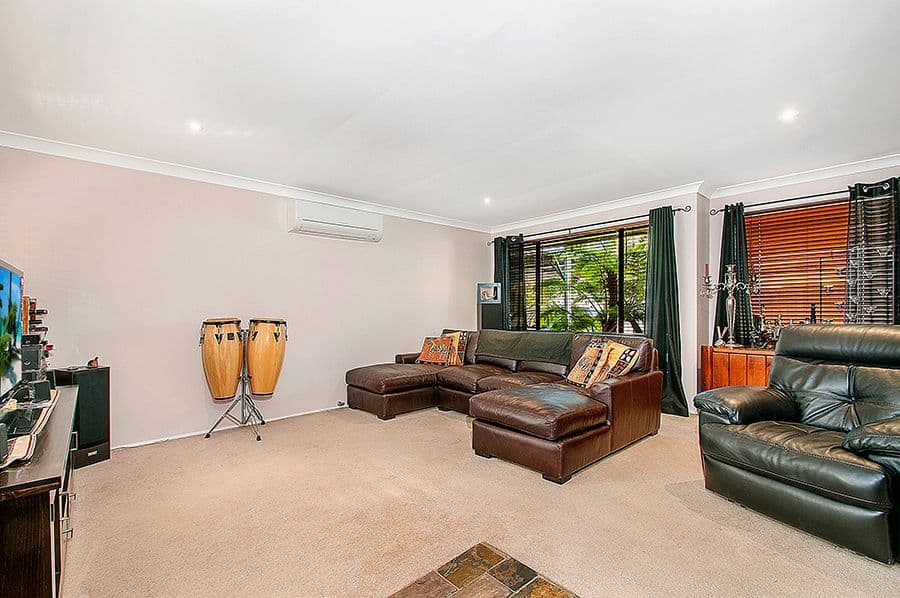 37 The Crescent, HELENSBURGH NSW 2508, Helensburgh - Thumbnail 2