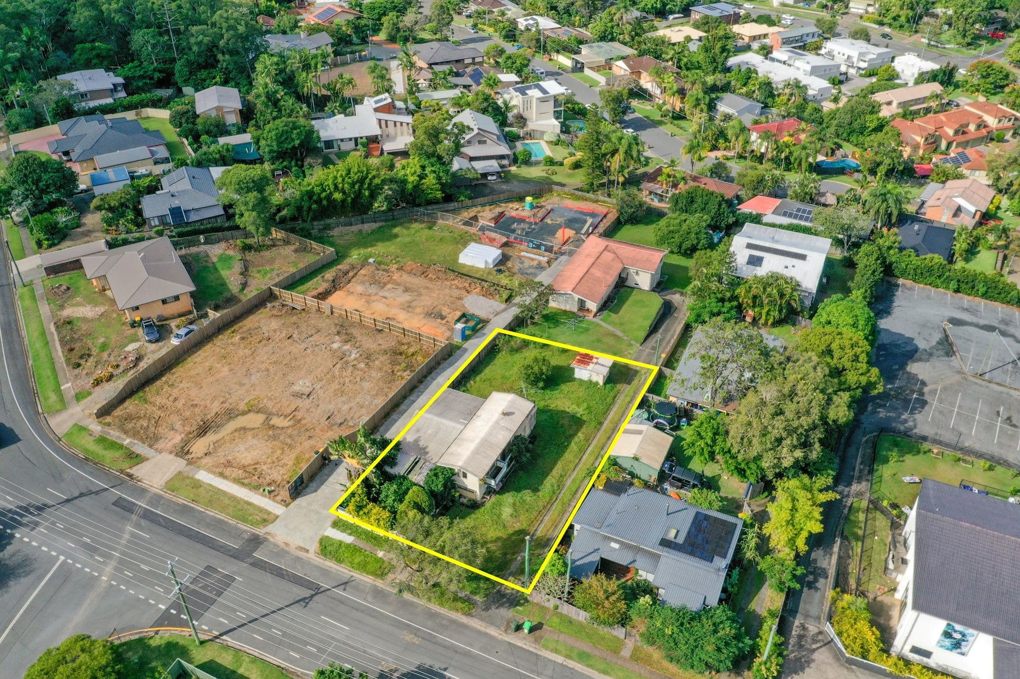 102 Ridgeway Avenue, Southport QLD 4215, Southport - Thumbnail 2