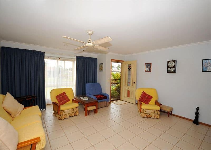 2 Meledie Avenue, KAWUNGAN QLD 4655, Kawungan - Thumbnail 3