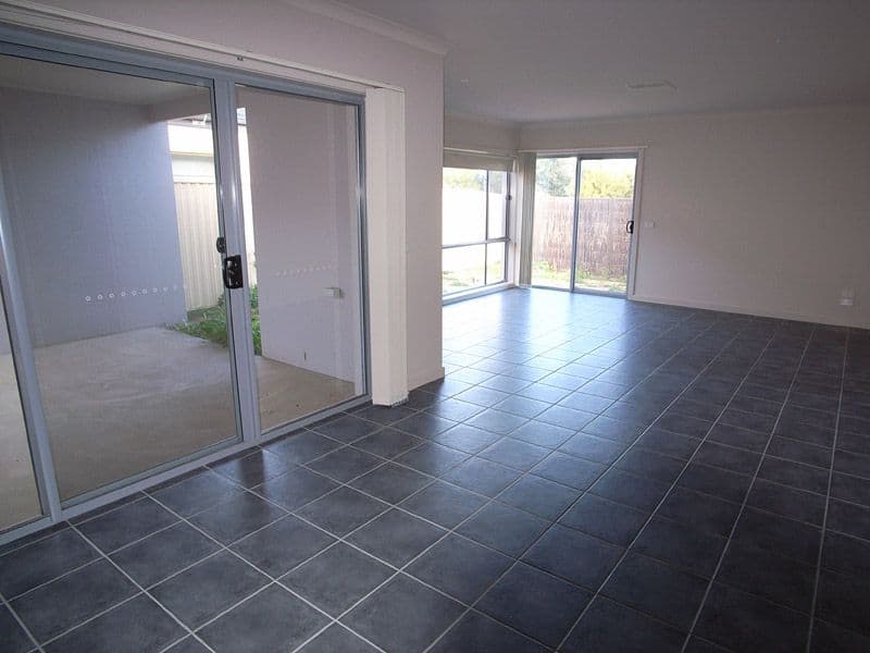 16 Shalimar Place, SHEPPARTON VIC 3630, Shepparton - Thumbnail 3