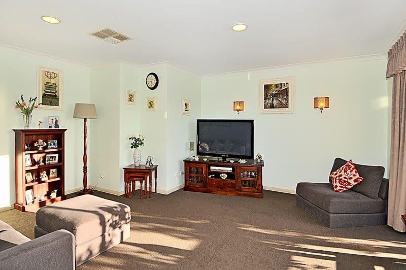 13 Amulla Court, HALLS HEAD WA 6210, Halls Head - Thumbnail 2