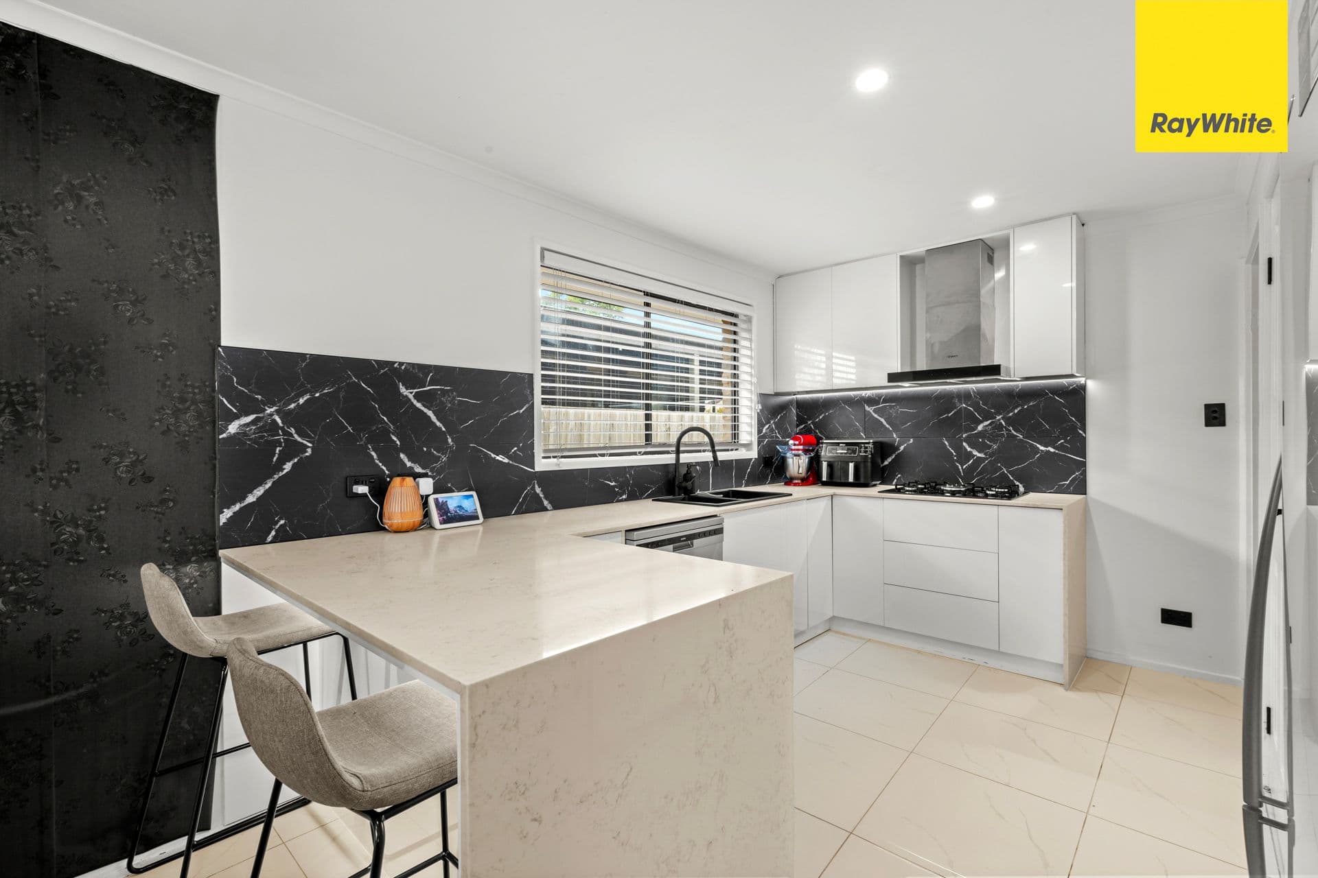 12 Myrtle Street, Melton South VIC 3338, Melton South - Thumbnail 6