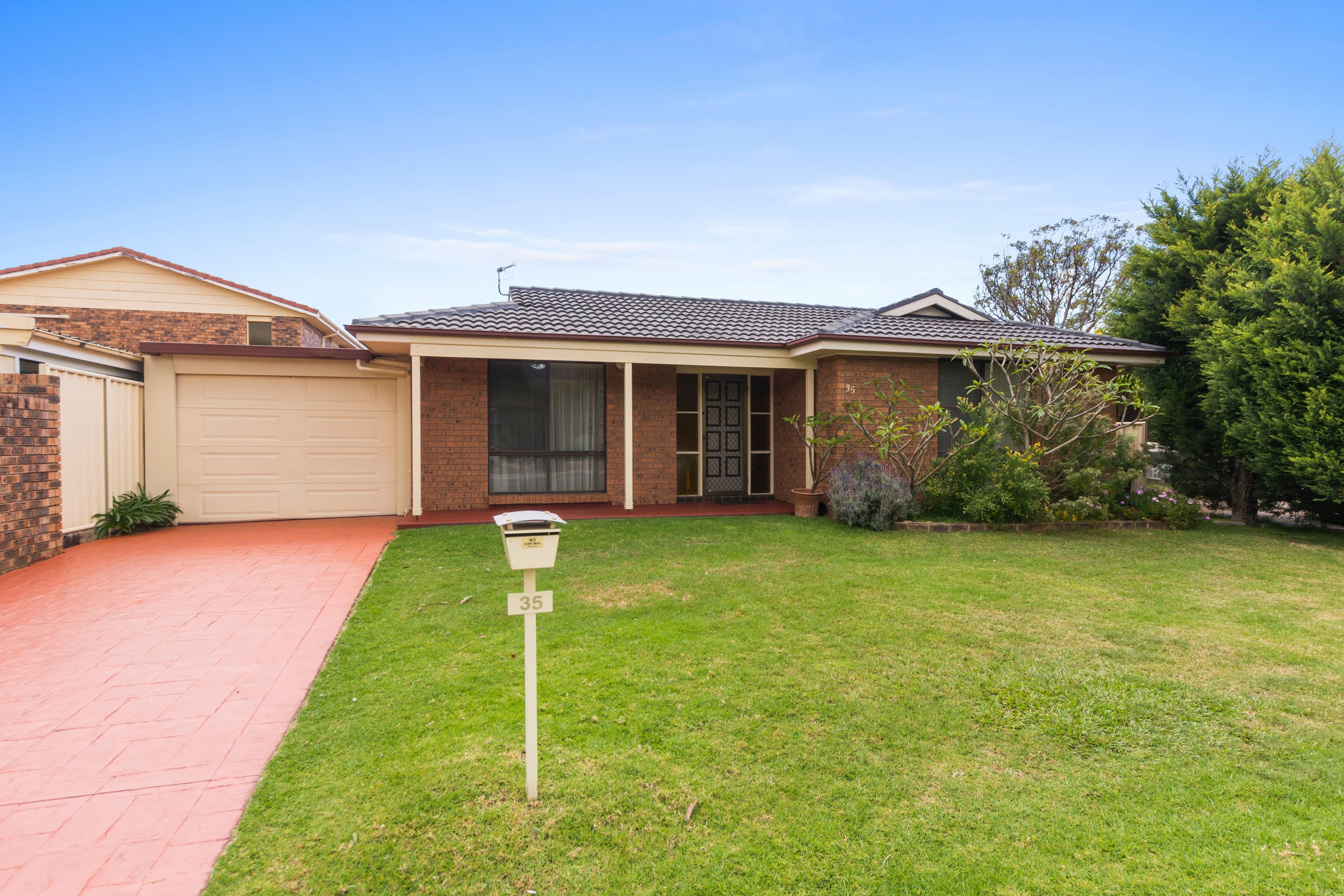 35 Huxley Drive, Horsley NSW 2530, Horsley - Image 1
