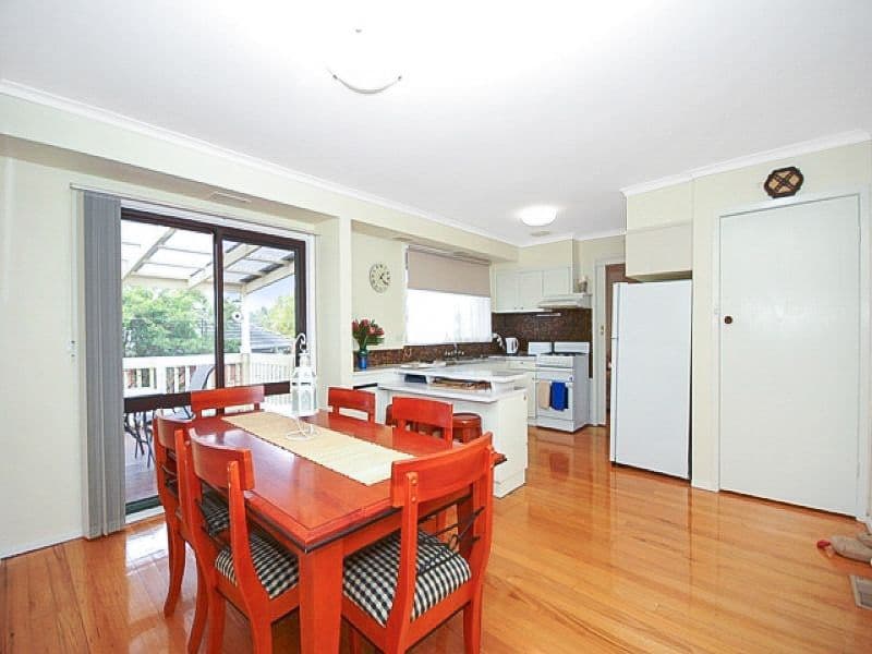 15 Corrong Crescent, Mooroolbark VIC 3138, Mooroolbark - Thumbnail 2