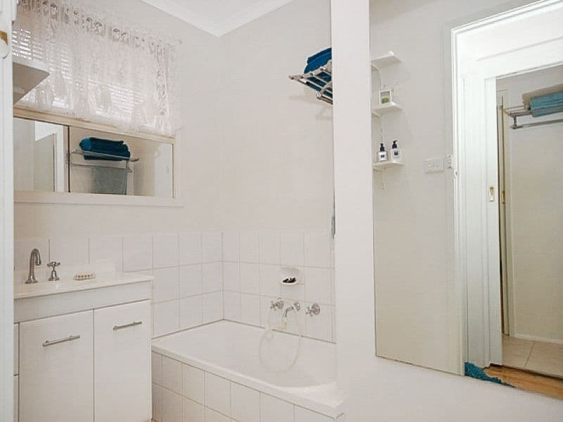 15 Corrong Crescent, Mooroolbark VIC 3138, Mooroolbark - Thumbnail 5