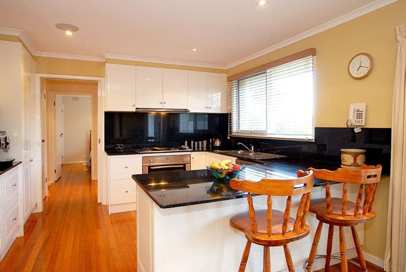 7 Eton Square, WANTIRNA VIC 3152, Wantirna - Thumbnail 2