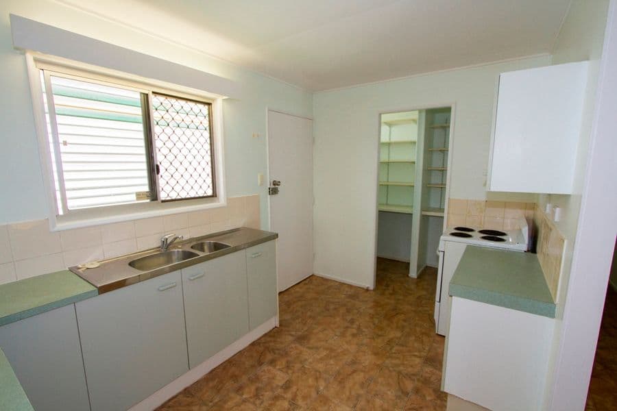 1 Catherine Crescent, KELSO QLD 4815, Kelso - Thumbnail 3