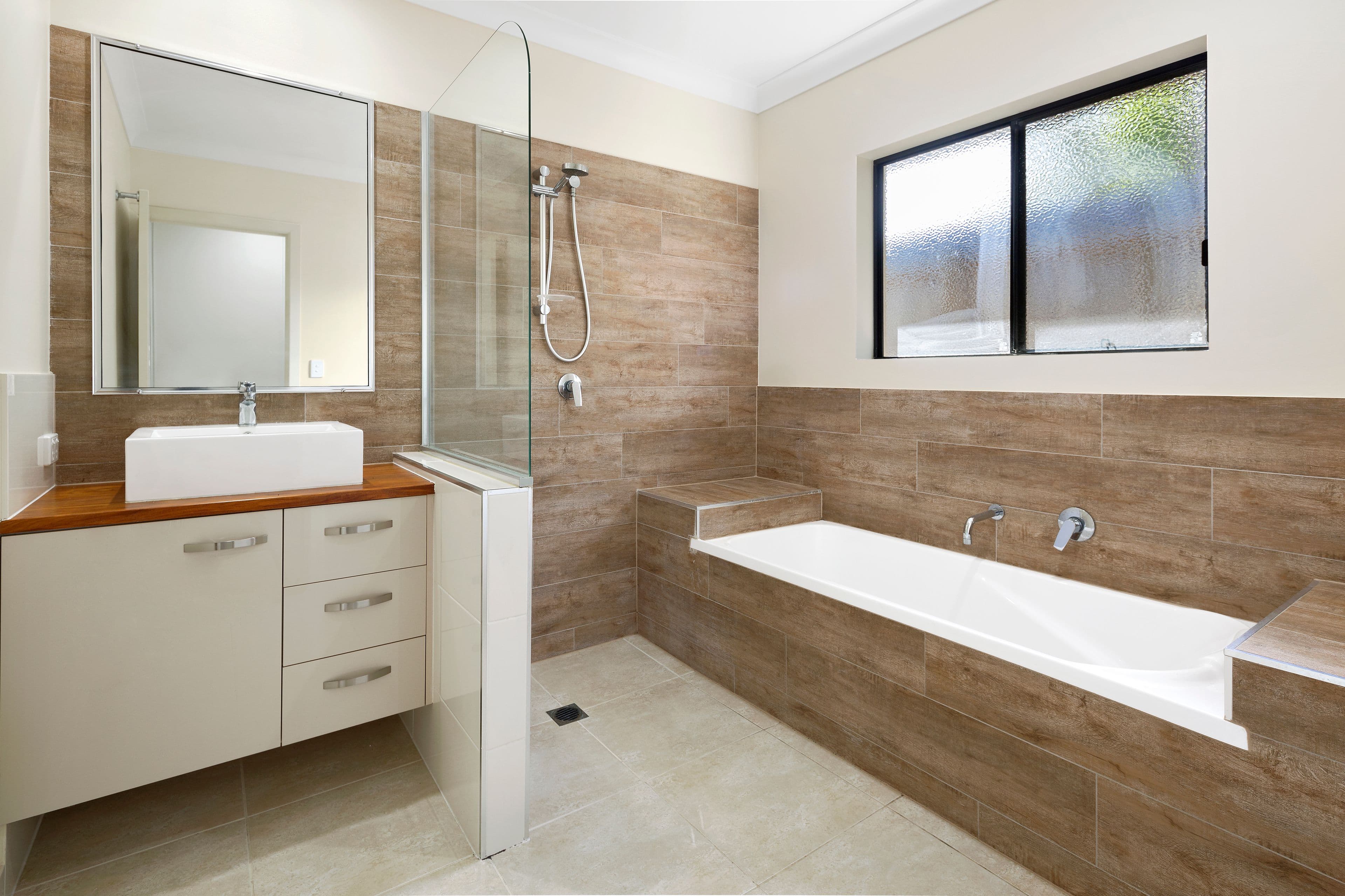 70 Valley Drive, Cannonvale QLD 4802, Cannonvale - Thumbnail 2