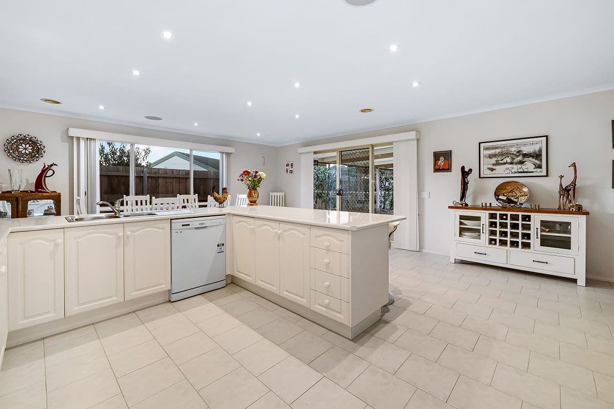 5 Tad Court, Cranbourne North VIC 3977, Cranbourne North - Thumbnail 4