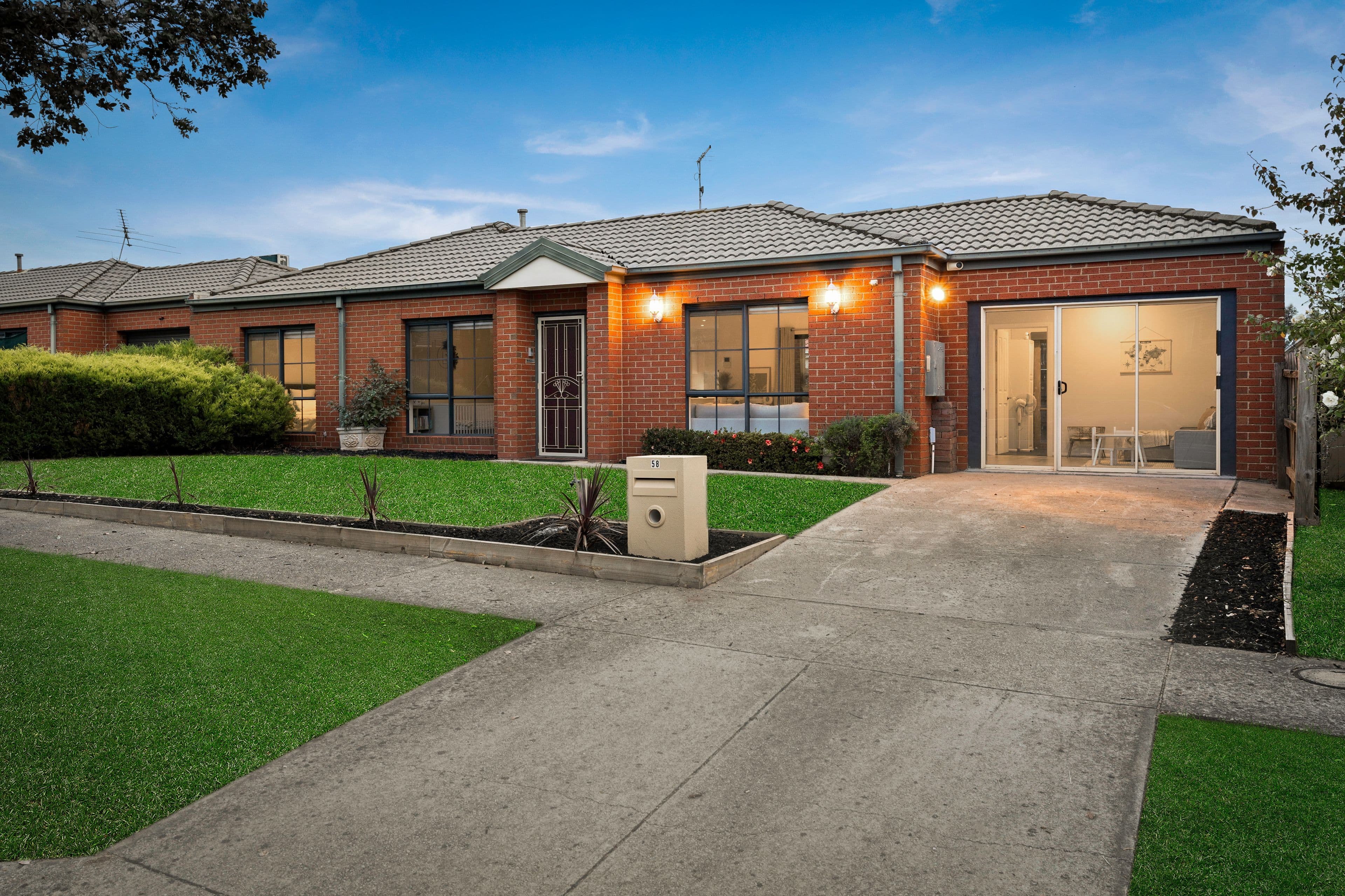 58 Leigh Drive, Pakenham VIC 3810, Pakenham - Thumbnail 2
