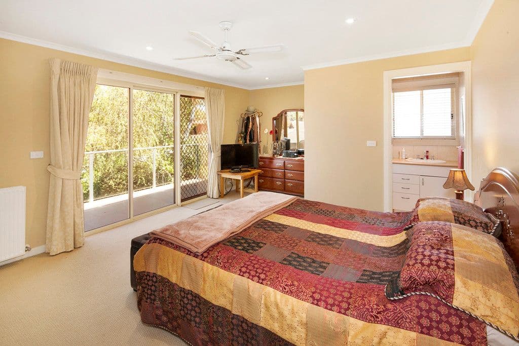 9 Sainsbury Court, Mount Clear VIC 3350, Mount Clear - Thumbnail 7
