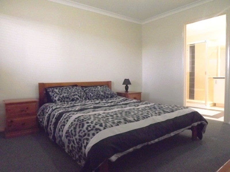 100 West Meadows Lane, TRUGANINA VIC 3029, Truganina - Thumbnail 5