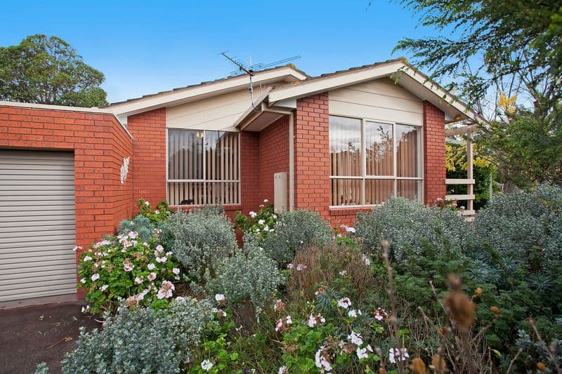82 Newton Avenue, BELL POST HILL VIC 3215, Bell Post Hill - Thumbnail 2