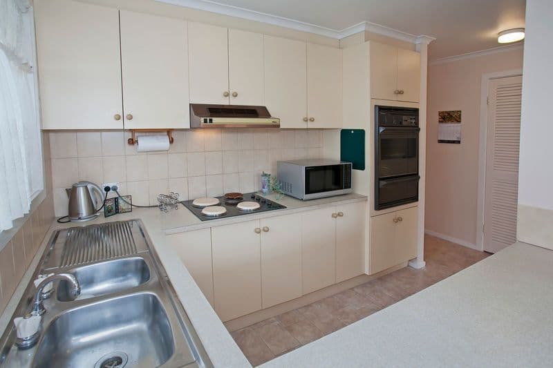 82 Newton Avenue, BELL POST HILL VIC 3215, Bell Post Hill - Thumbnail 6