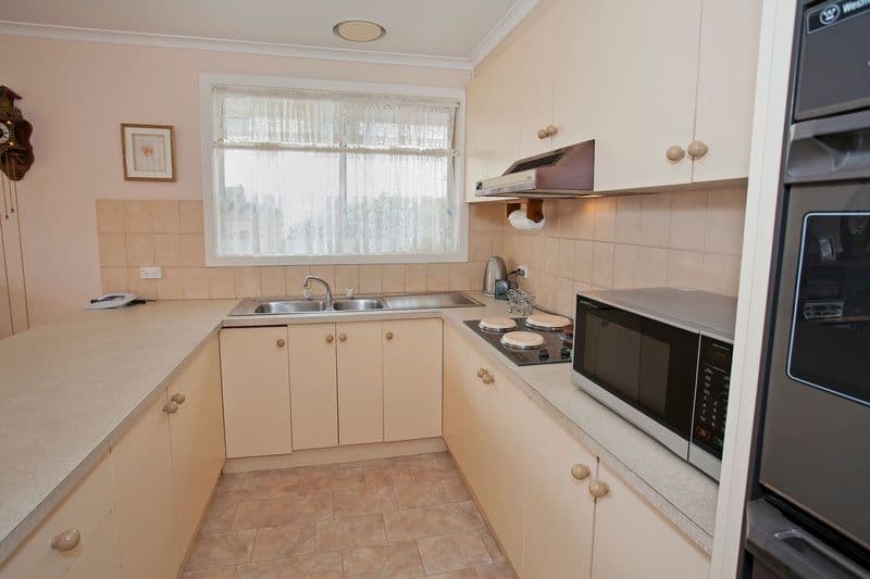 82 Newton Avenue, BELL POST HILL VIC 3215, Bell Post Hill - Thumbnail 7