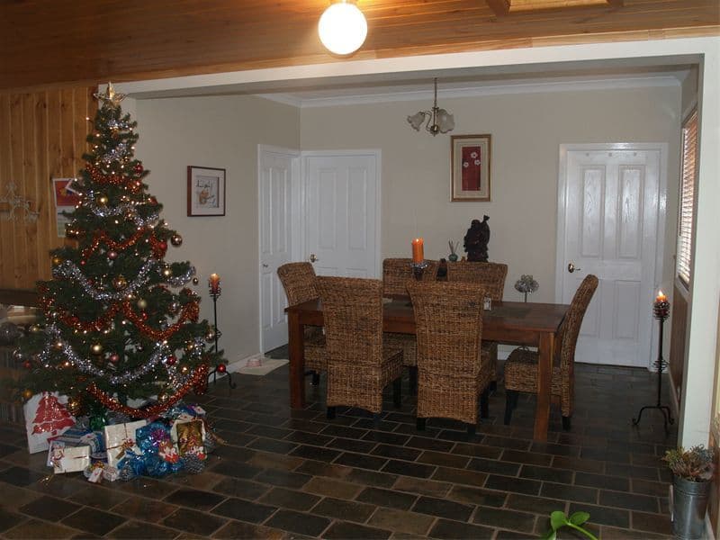14  Wood Street, BEECHWORTH VIC 3747, Beechworth - Thumbnail 2
