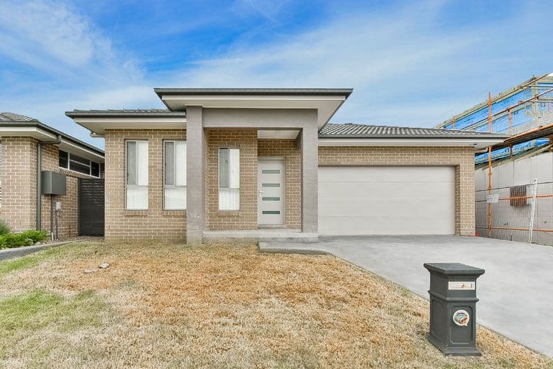 10 Goss Loop, Oran Park - Thumbnail 2