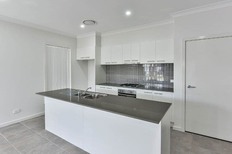 10 Goss Loop, Oran Park - Thumbnail 6