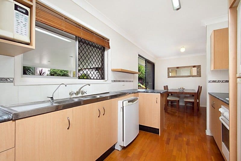 16 Delsia Street, ROCHEDALE SOUTH QLD 4123, Rochedale South - Thumbnail 4