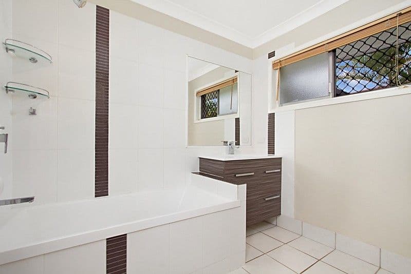 16 Delsia Street, ROCHEDALE SOUTH QLD 4123, Rochedale South - Thumbnail 5