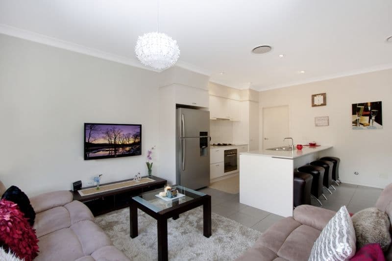 28 Cadman Avenue, WEST HOXTON NSW 2171, West Hoxton - Thumbnail 4