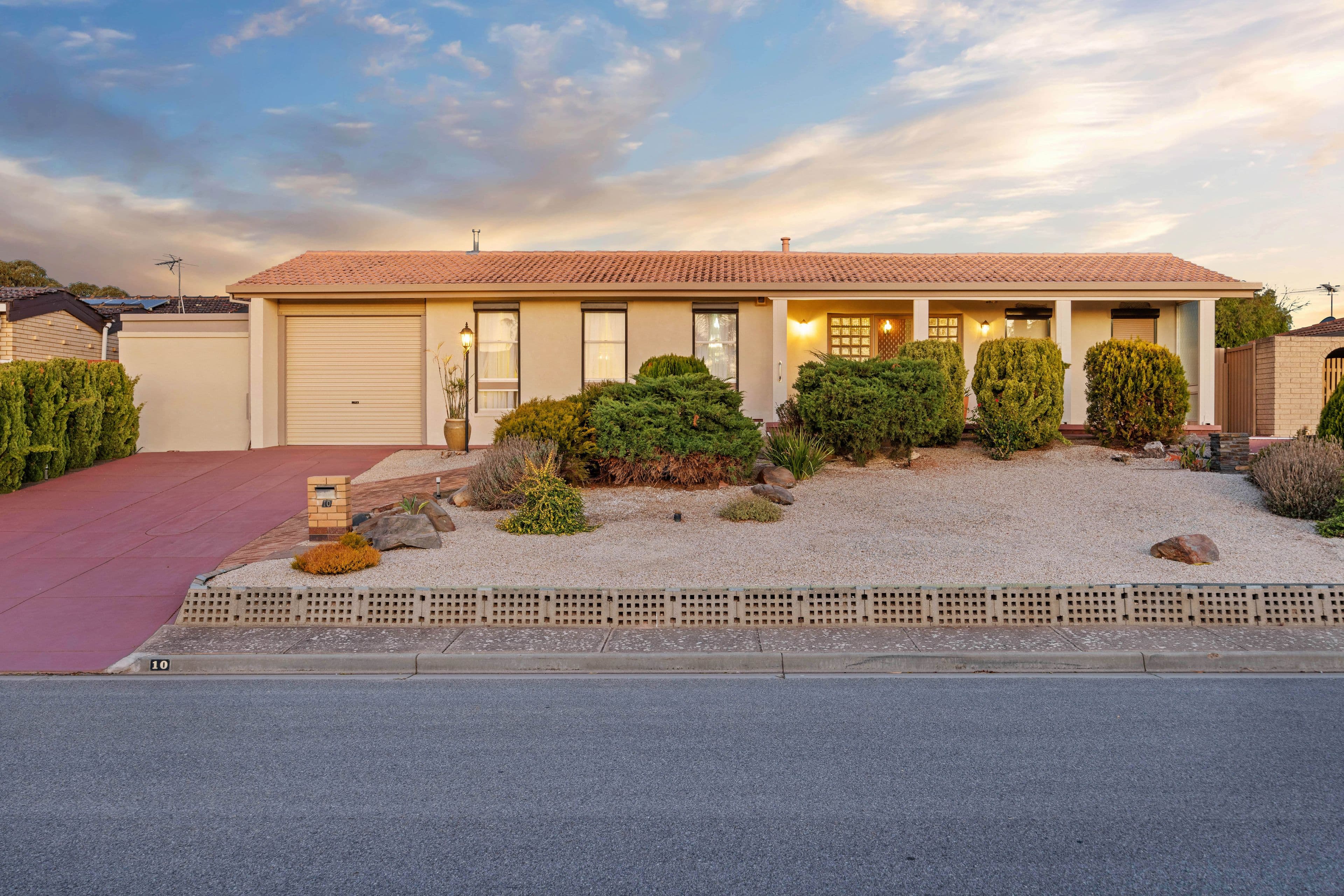 10 Intrepid Crescent, Hallett Cove SA 5158, Hallett Cove - Image 1
