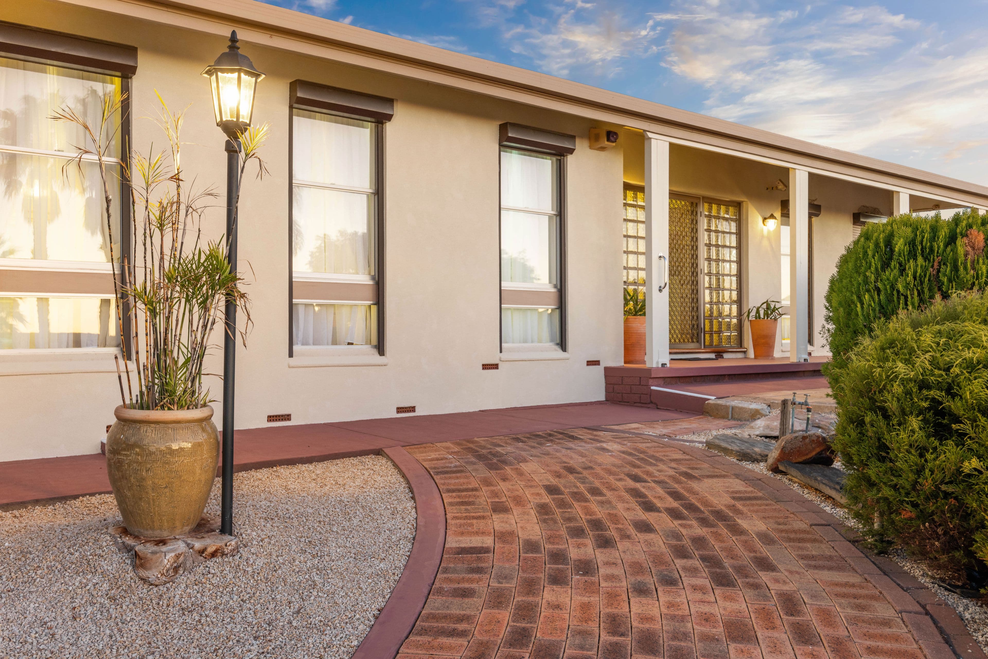 10 Intrepid Crescent, Hallett Cove SA 5158, Hallett Cove - Thumbnail 2