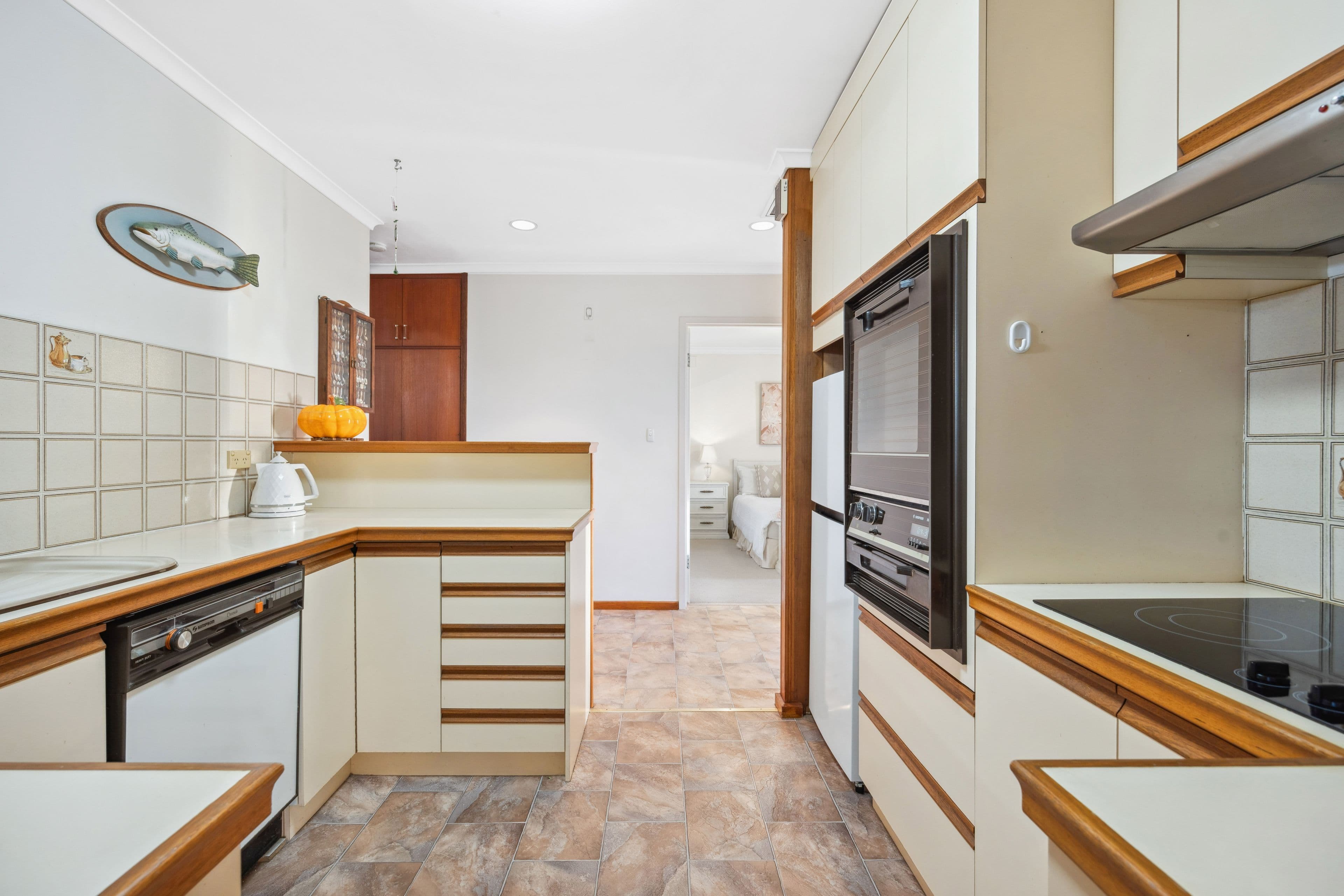 10 Intrepid Crescent, Hallett Cove SA 5158, Hallett Cove - Thumbnail 7