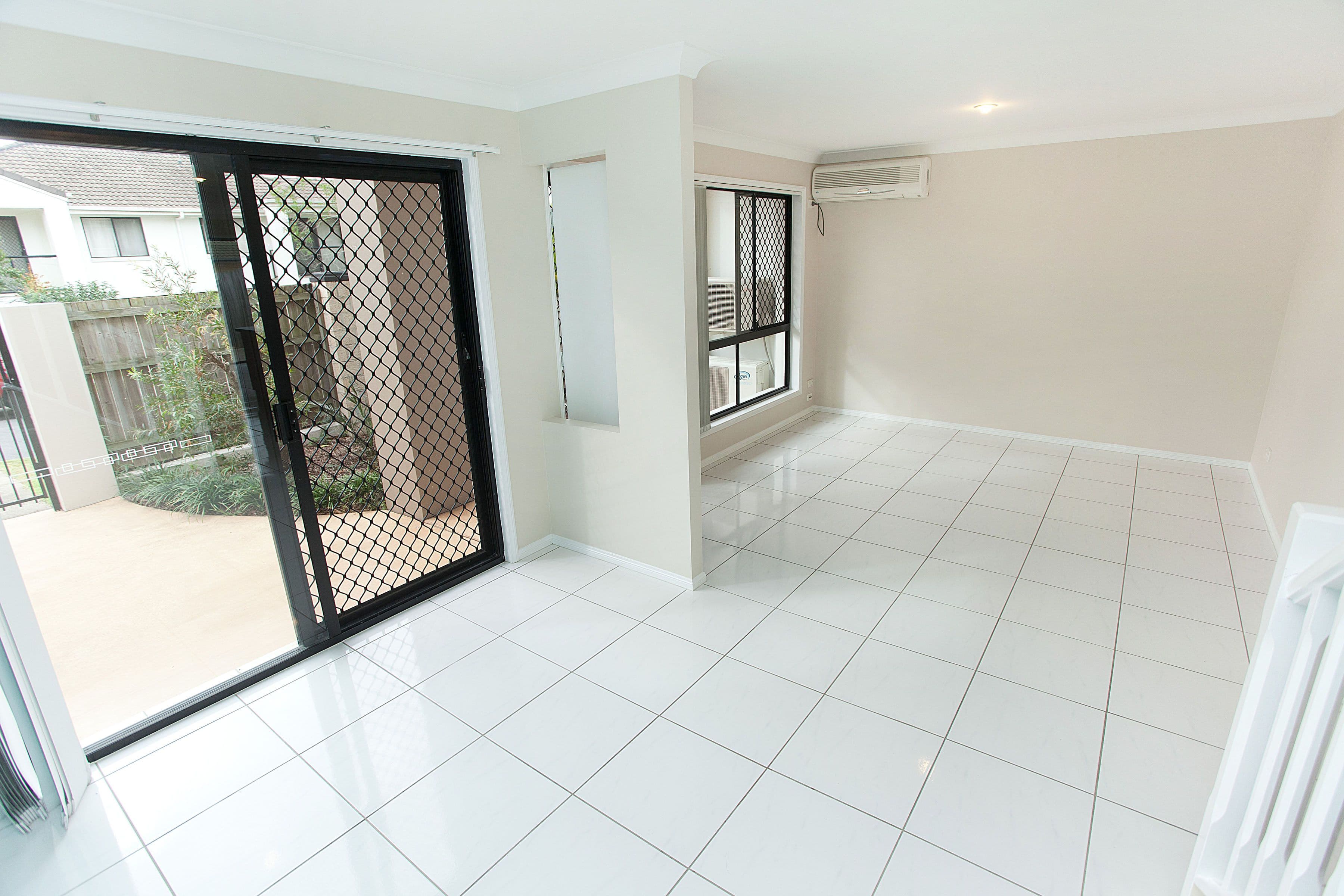 16 Violet Close, Eight Mile Plains QLD 4113, Eight Mile Plains - Thumbnail 4