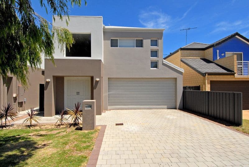 122/2729 Gold Coast Highway, Broadbeach - Image 1