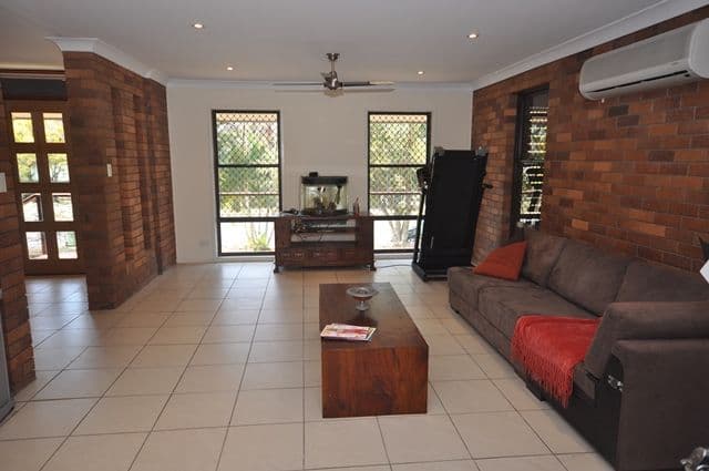 12 Shayne Avenue, DECEPTION BAY QLD 4508, Deception Bay - Thumbnail 8