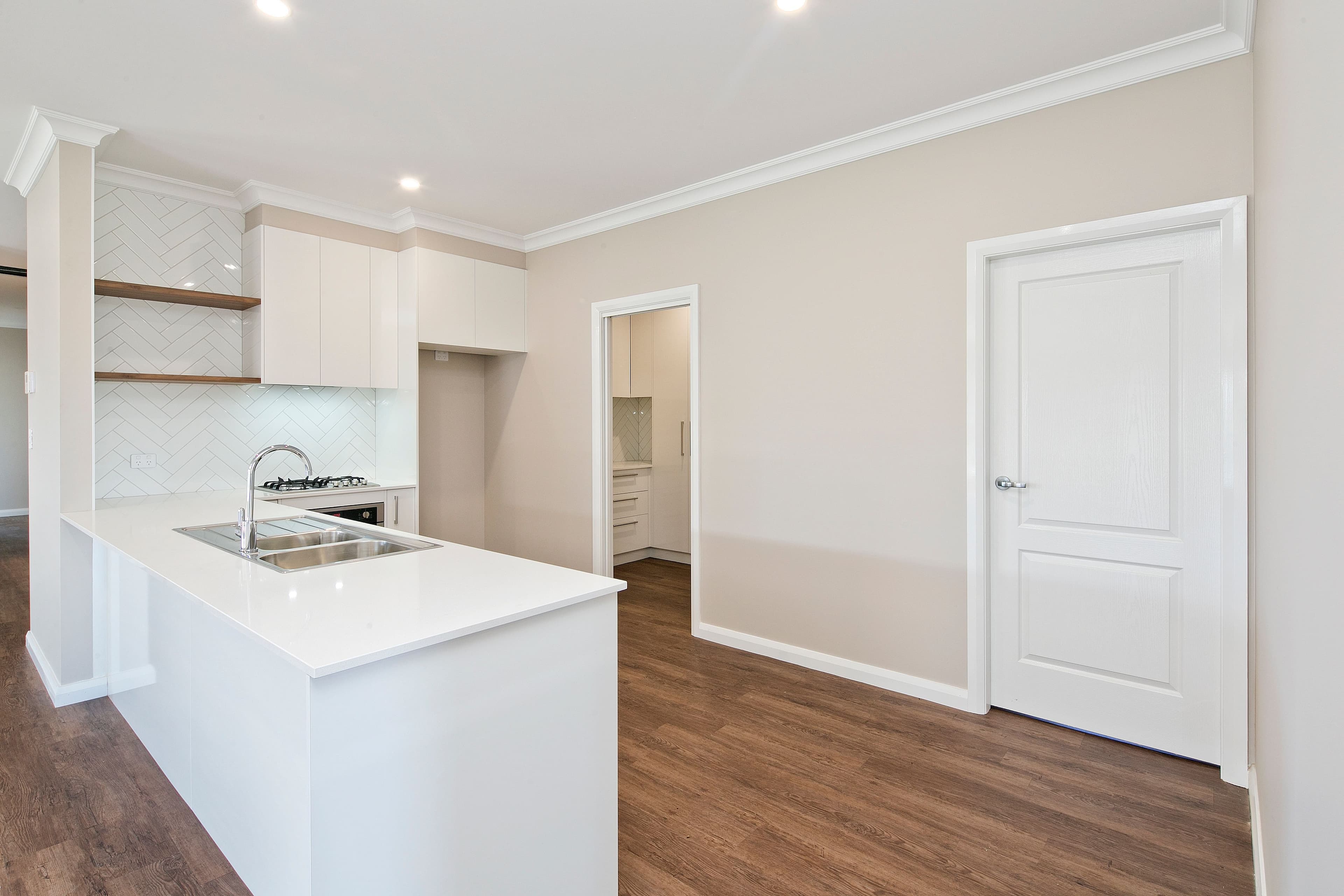 48 Quiberon Way, Goulburn - Thumbnail 2