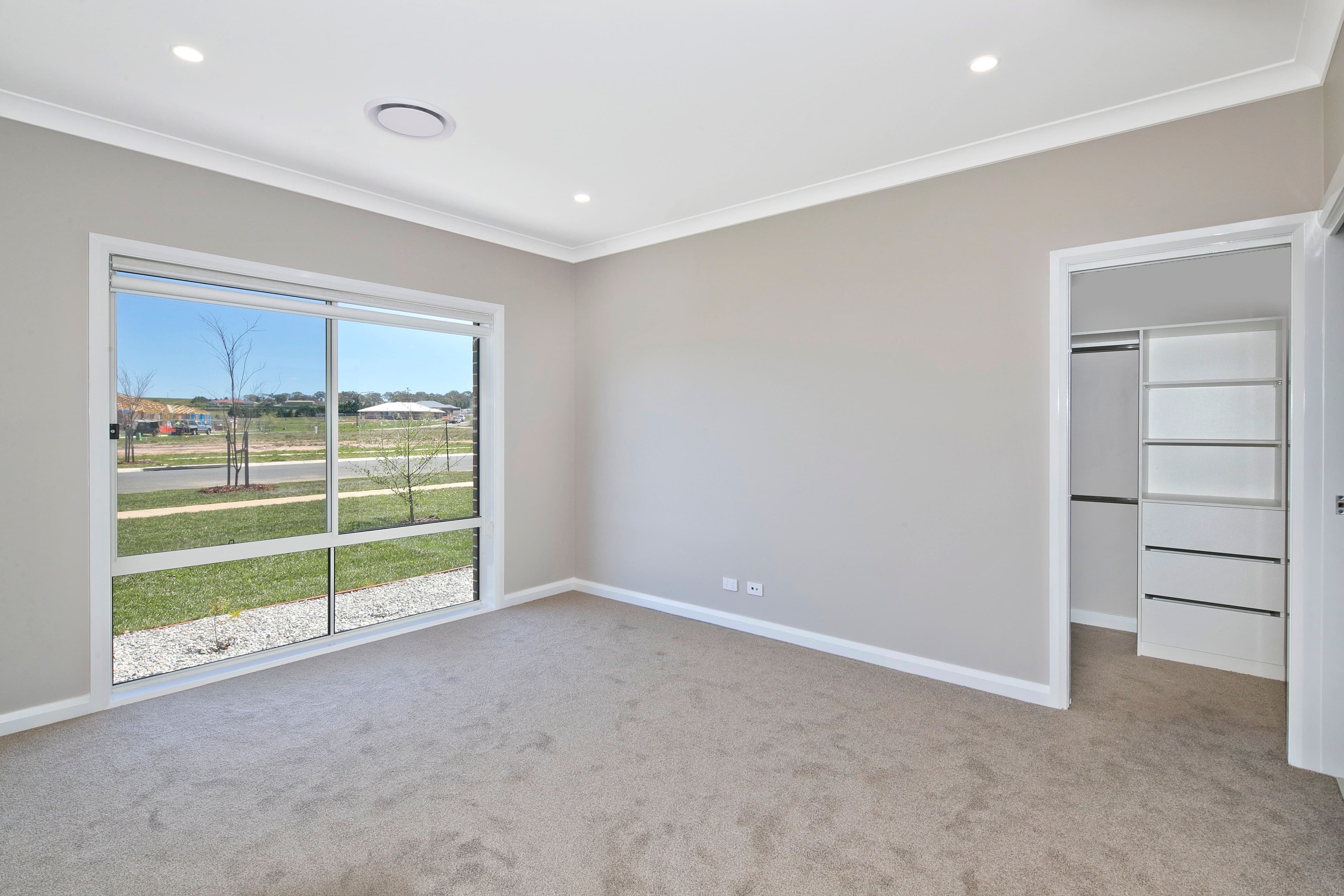 48 Quiberon Way, Goulburn - Thumbnail 4