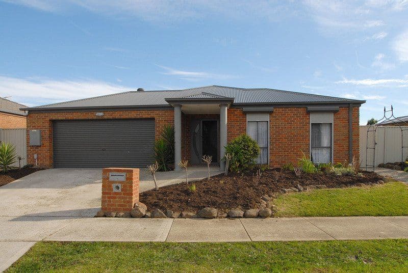 15 Manor Court, CRANBOURNE EAST VIC 3977, Cranbourne East - Thumbnail 2