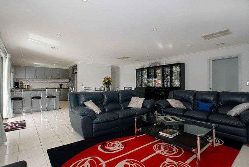 15 Manor Court, CRANBOURNE EAST VIC 3977, Cranbourne East - Thumbnail 3